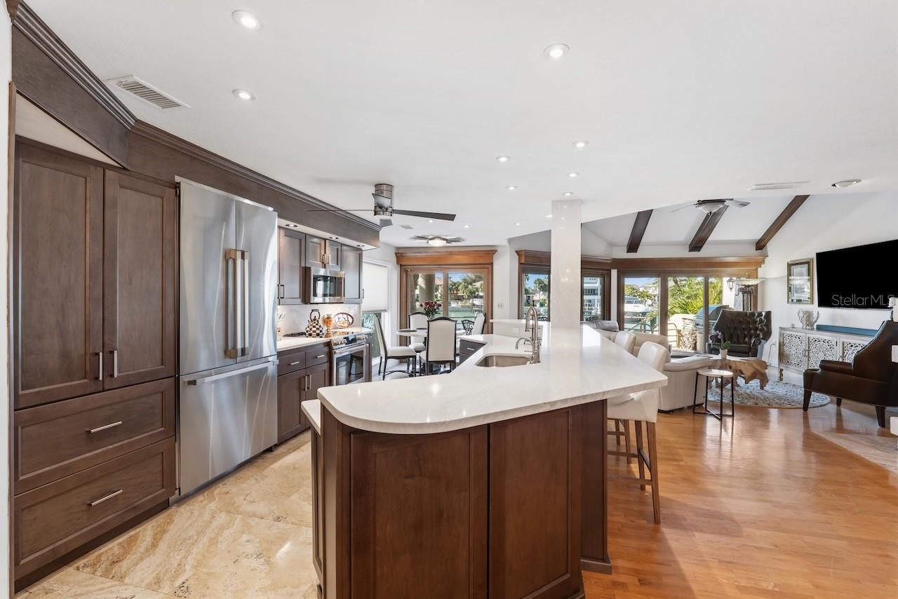 Image 12 of 82 For 740 Pinellas Bayway S