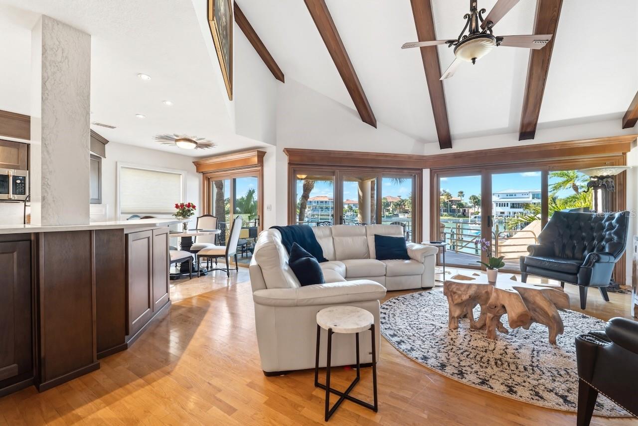 Image 15 of 82 For 740 Pinellas Bayway S