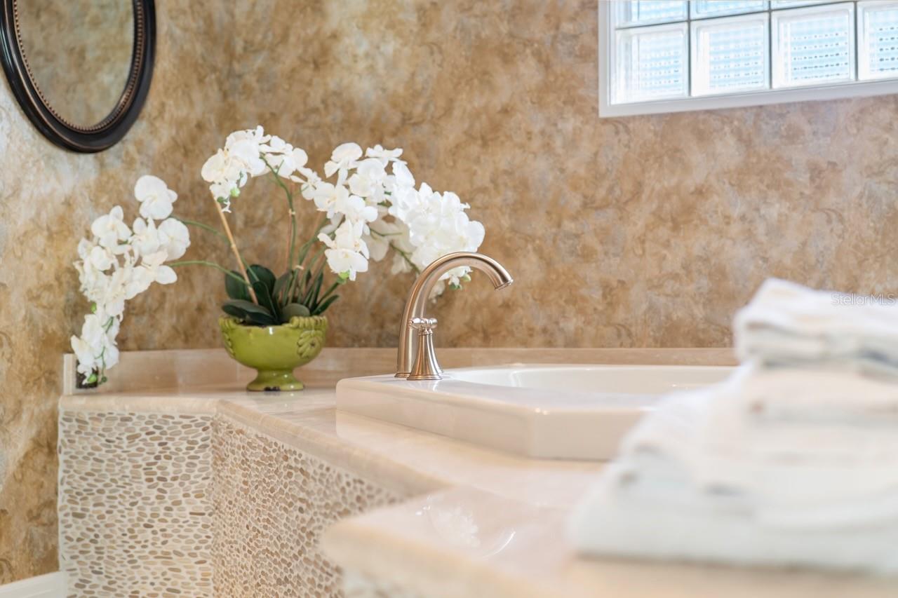 Image 28 of 82 For 740 Pinellas Bayway S