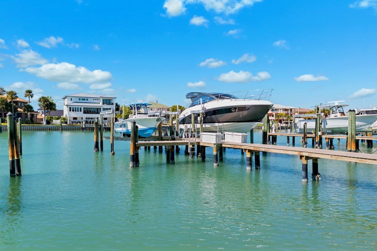 Image 3 of 82 For 740 Pinellas Bayway S