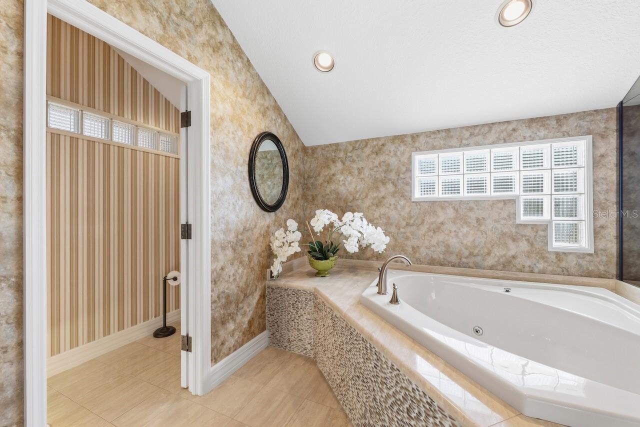 Image 31 of 82 For 740 Pinellas Bayway S