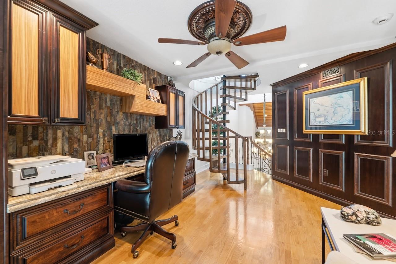 Image 35 of 82 For 740 Pinellas Bayway S