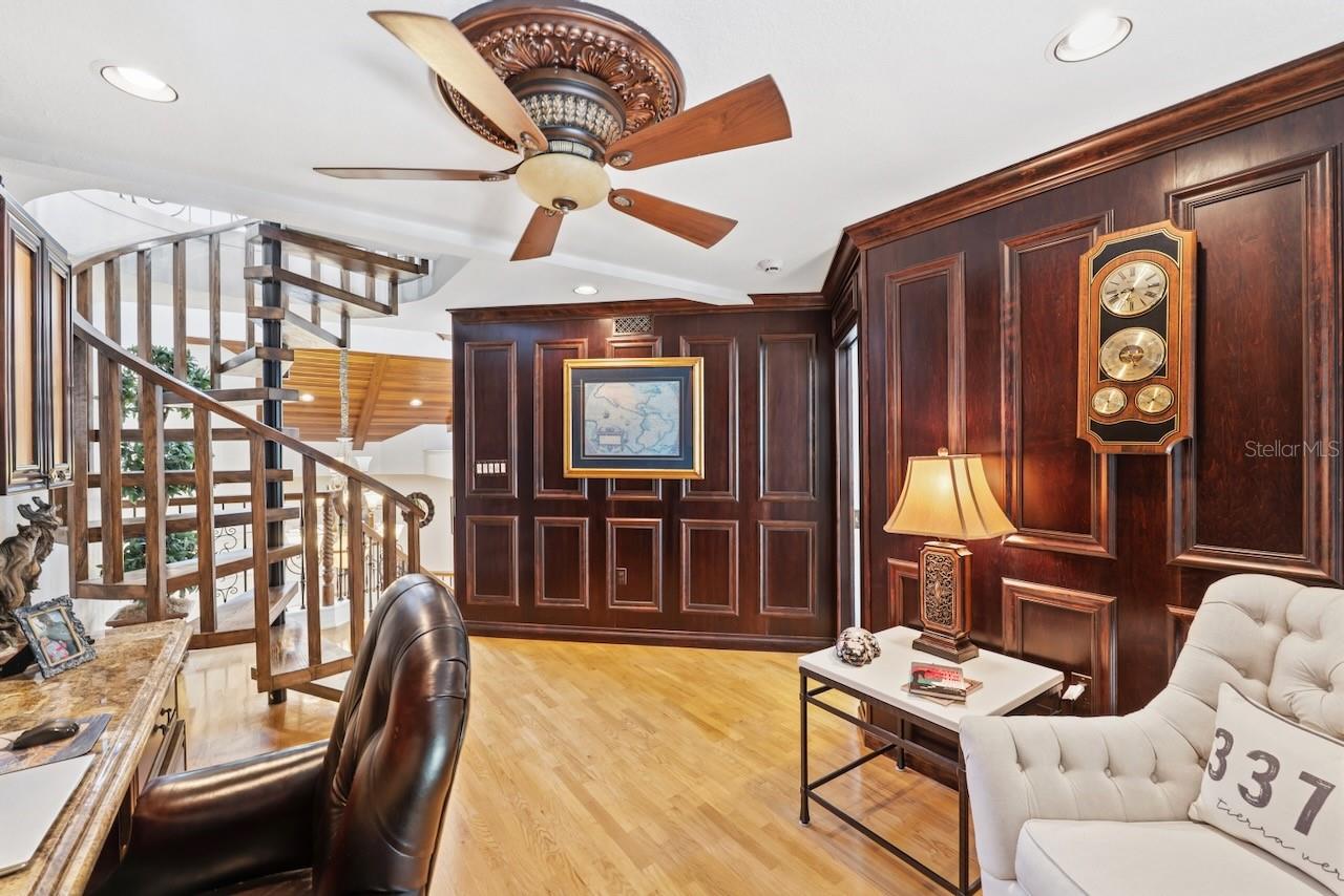 Image 36 of 82 For 740 Pinellas Bayway S