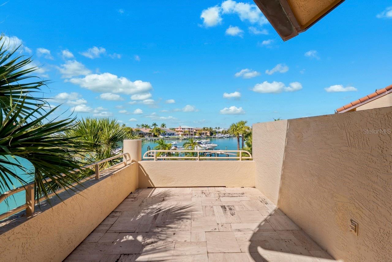 Image 37 of 82 For 740 Pinellas Bayway S