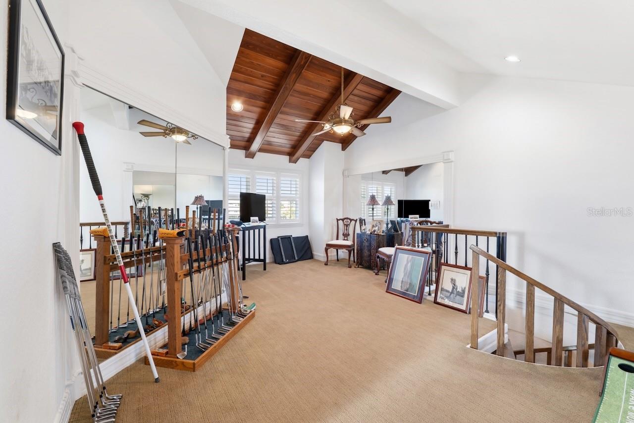 Image 42 of 82 For 740 Pinellas Bayway S