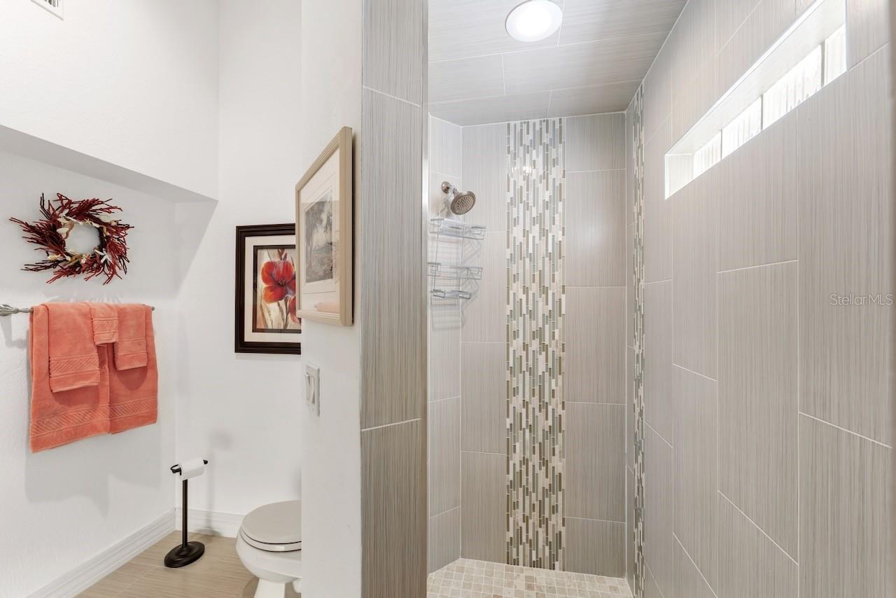 Image 51 of 82 For 740 Pinellas Bayway S