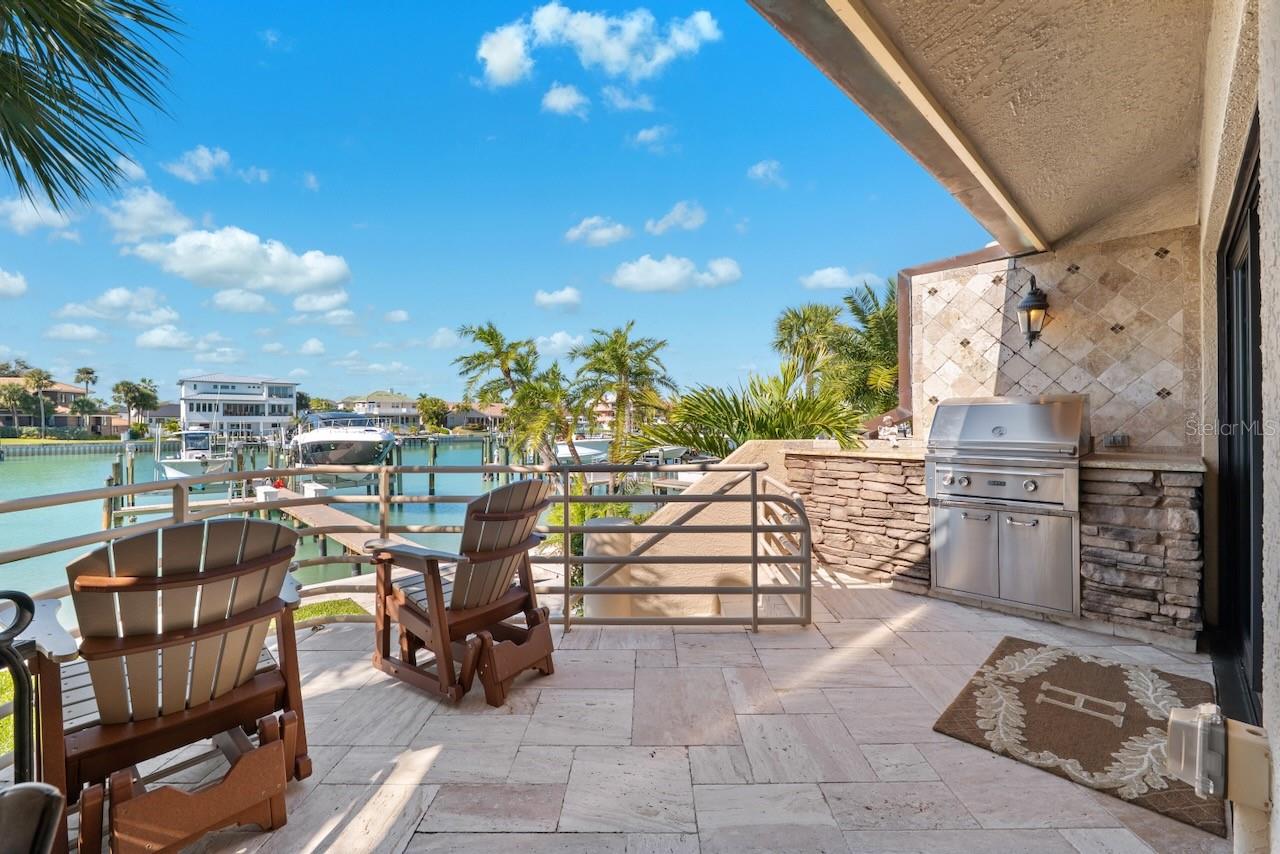 Image 6 of 82 For 740 Pinellas Bayway S