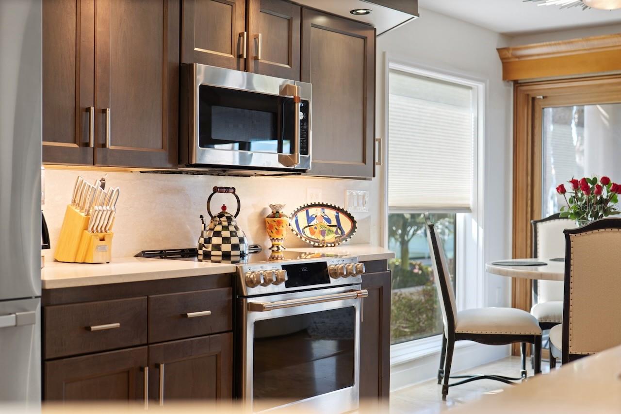 Image 9 of 82 For 740 Pinellas Bayway S