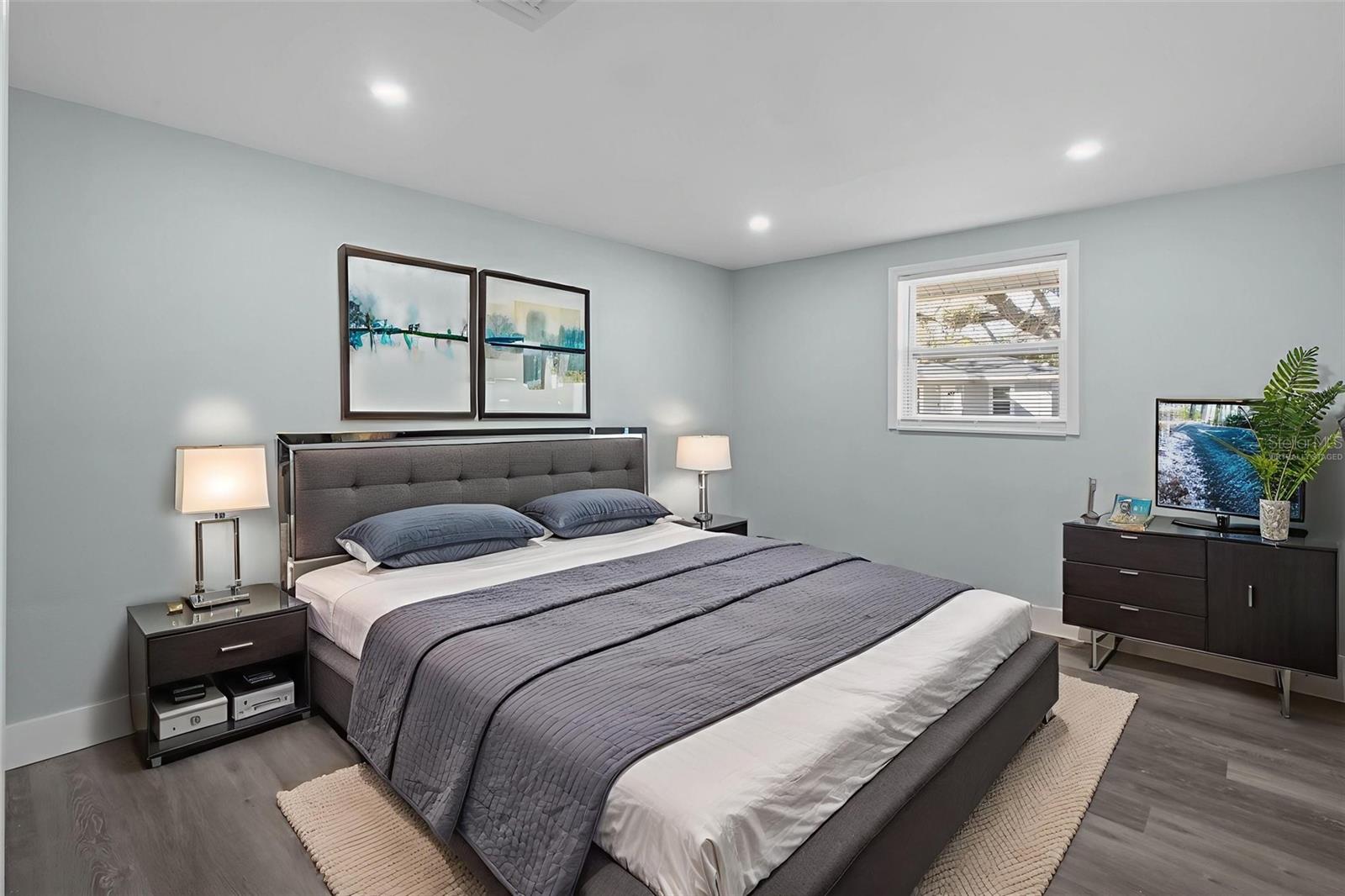 Image 10 of 31 For 1682 Wilmar Avenue