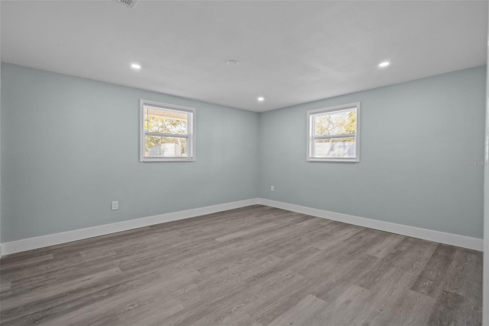 Image 21 of 31 For 1682 Wilmar Avenue