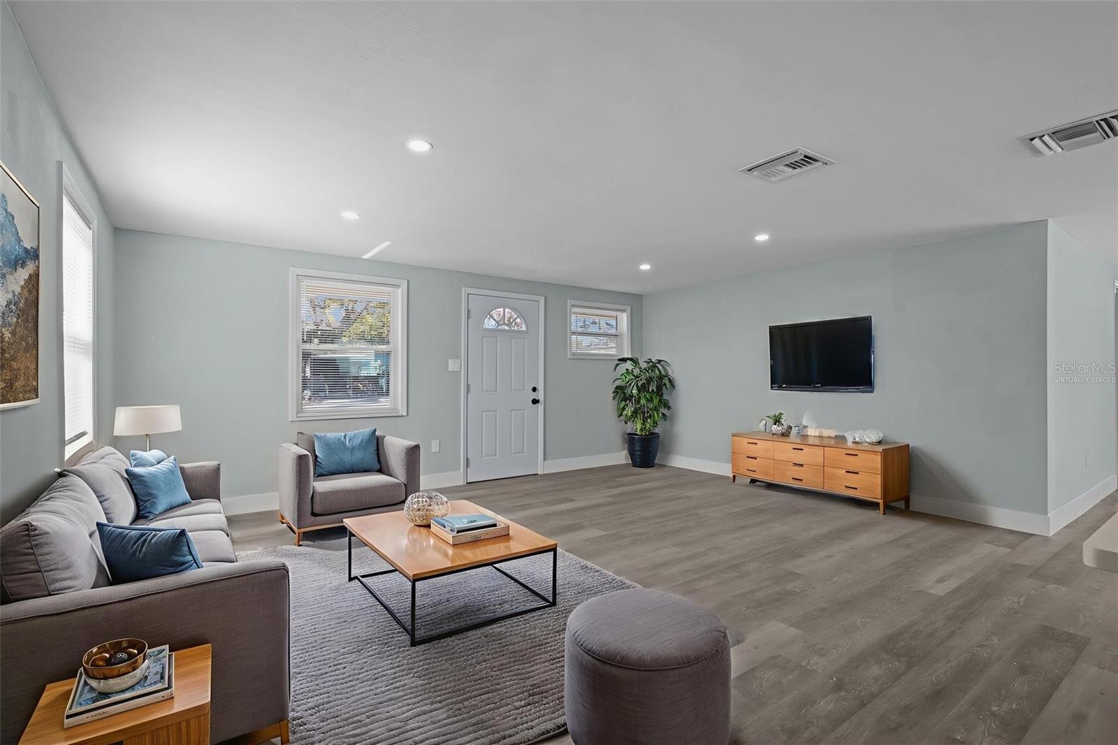 Image 4 of 31 For 1682 Wilmar Avenue