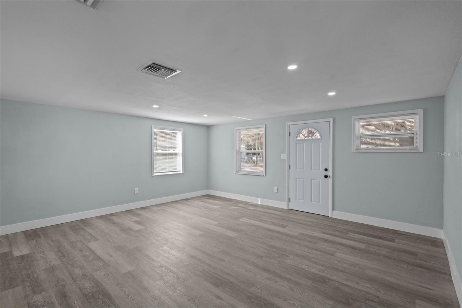 Image 5 of 31 For 1682 Wilmar Avenue