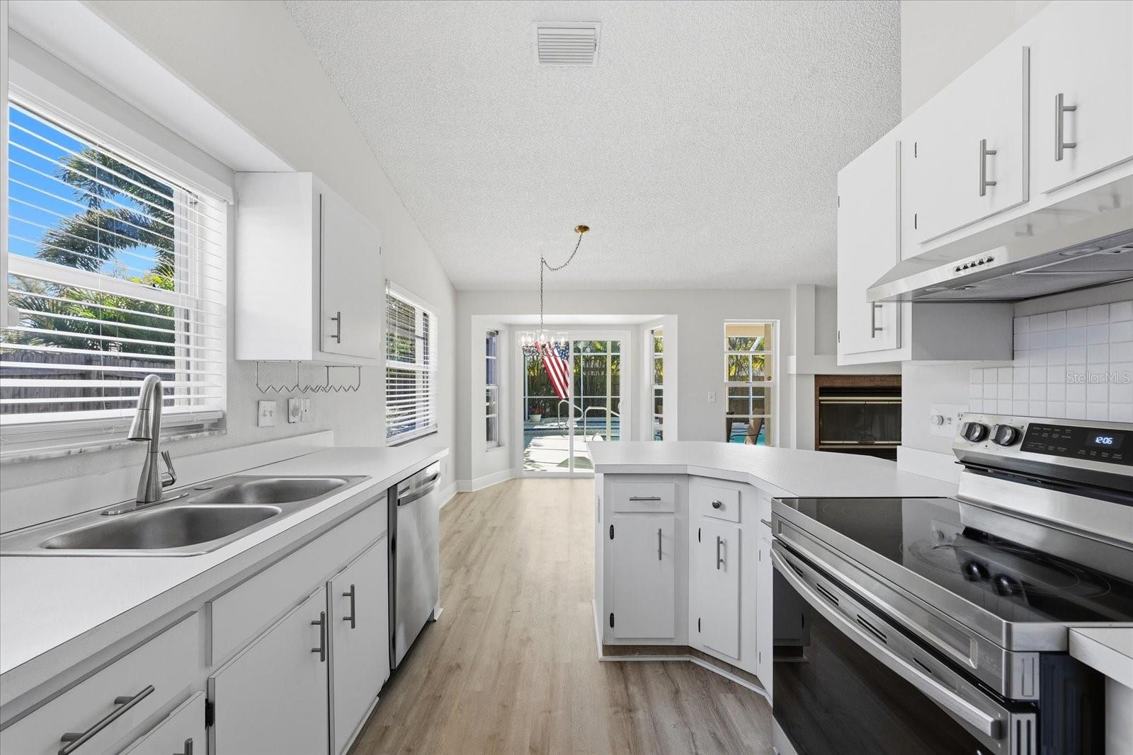 Image 12 of 40 For 8132 Perth Drive