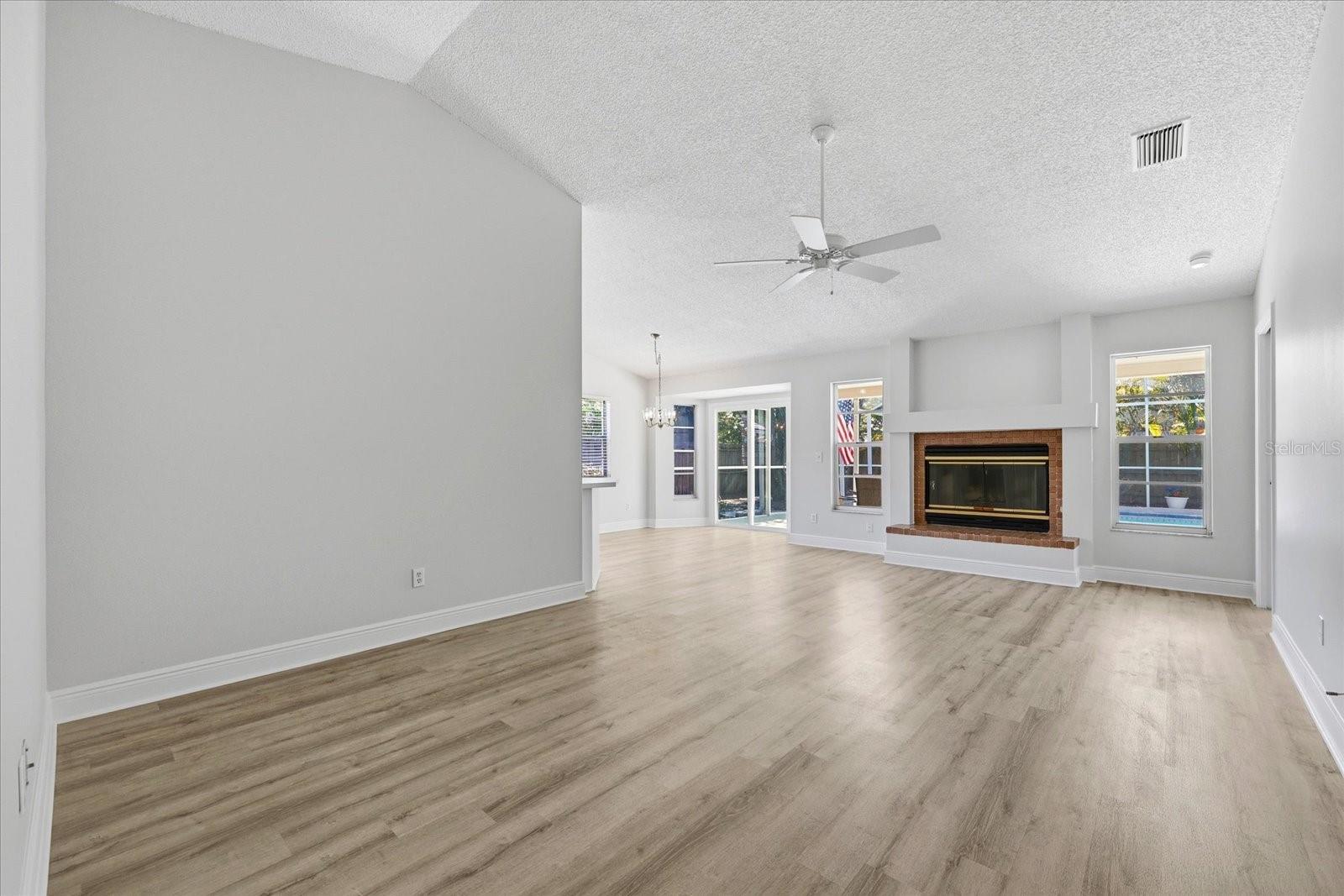 Image 4 of 40 For 8132 Perth Drive