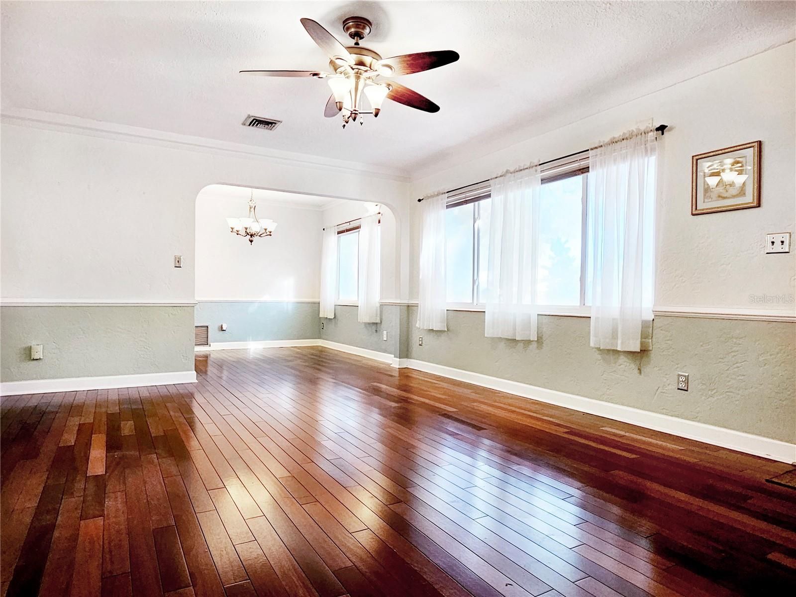 Image 11 of 34 For 655 42nd Avenue N