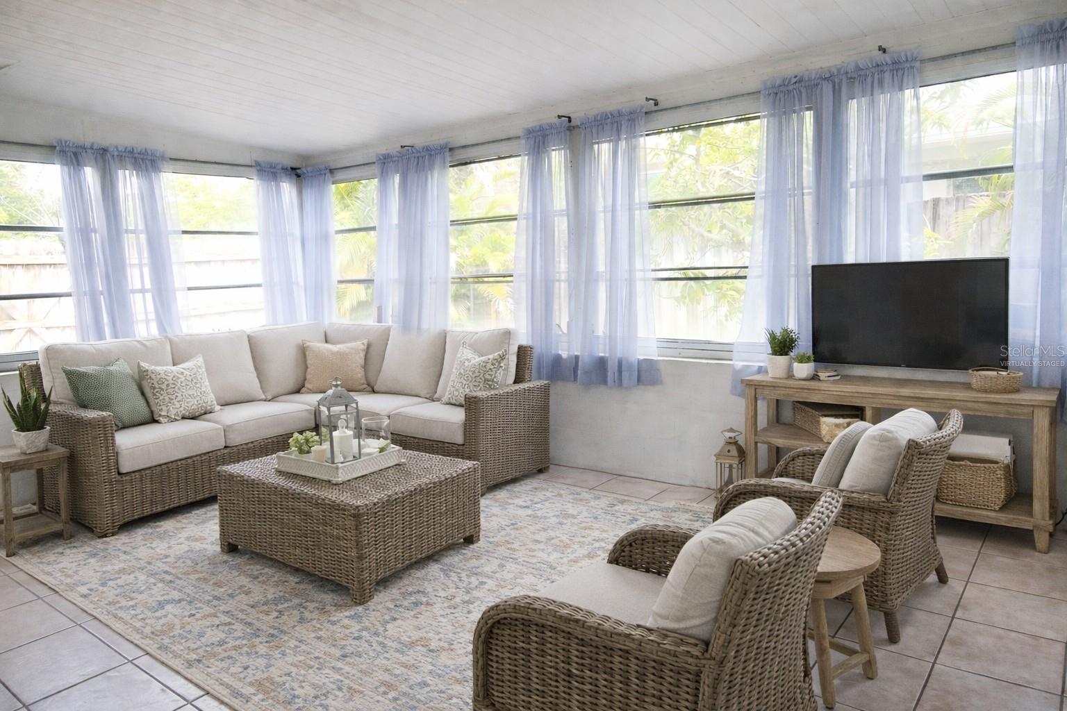 Image 23 of 34 For 655 42nd Avenue N