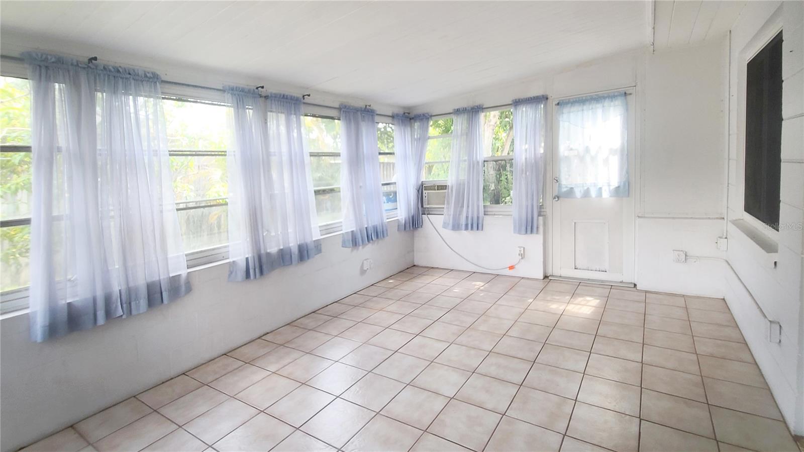 Image 25 of 34 For 655 42nd Avenue N