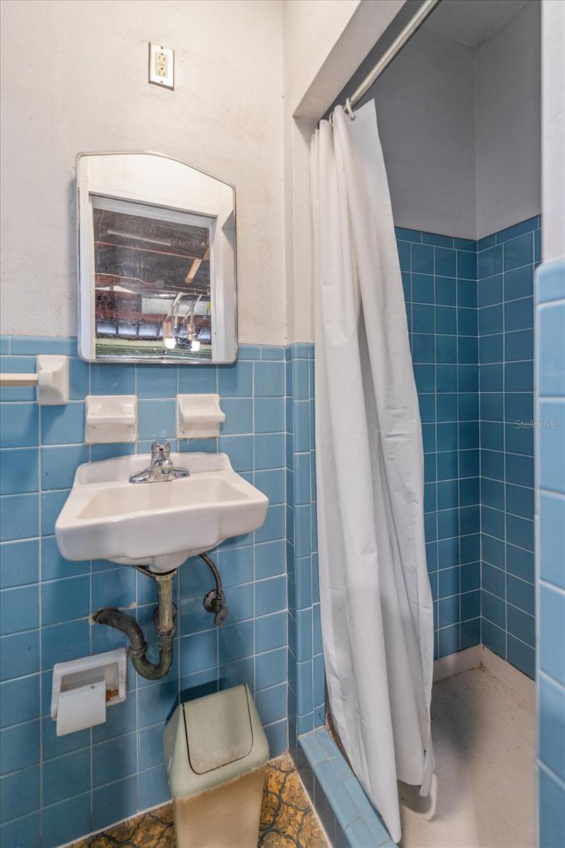 Image 26 of 34 For 655 42nd Avenue N