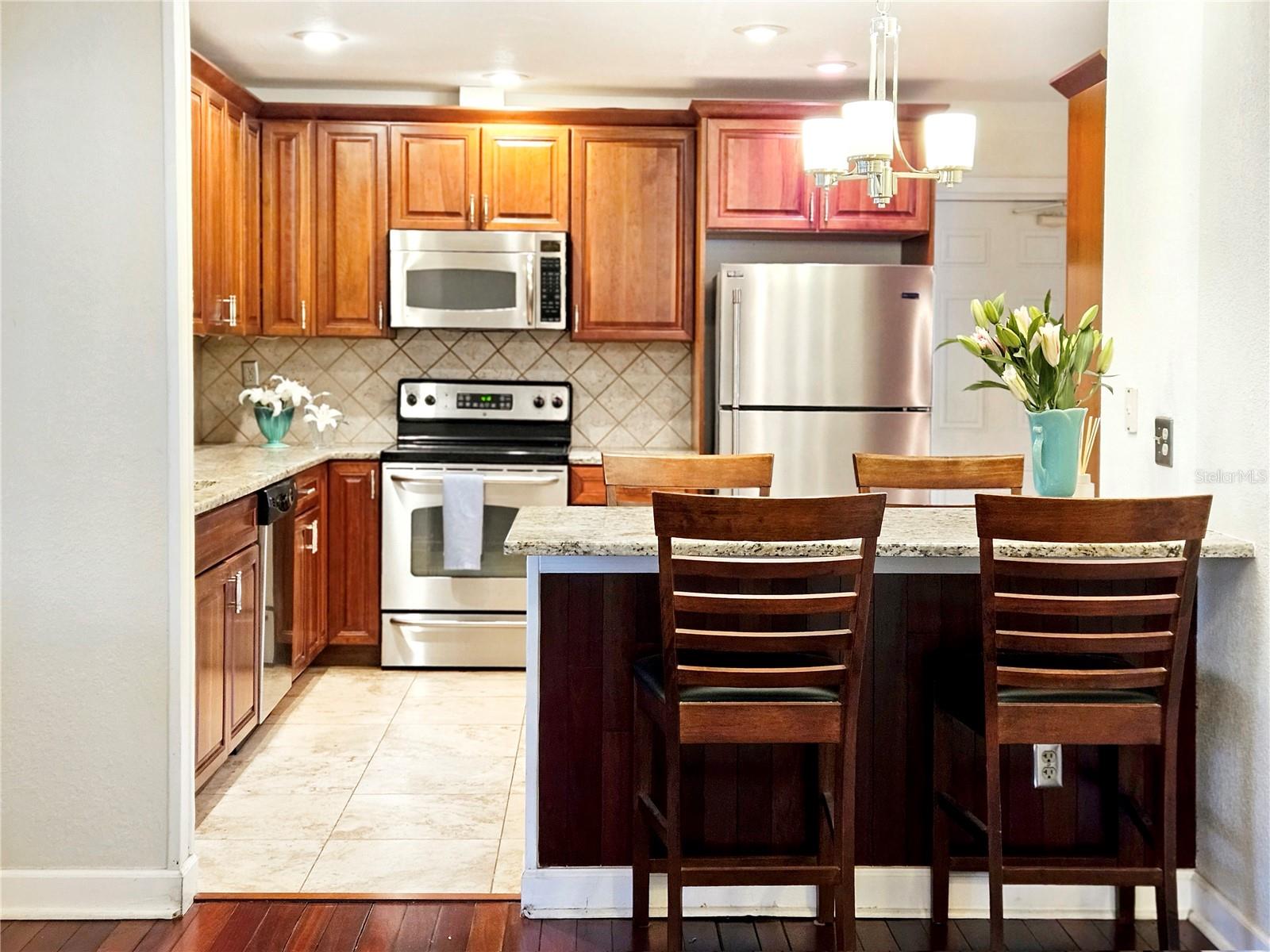 Image 7 of 34 For 655 42nd Avenue N