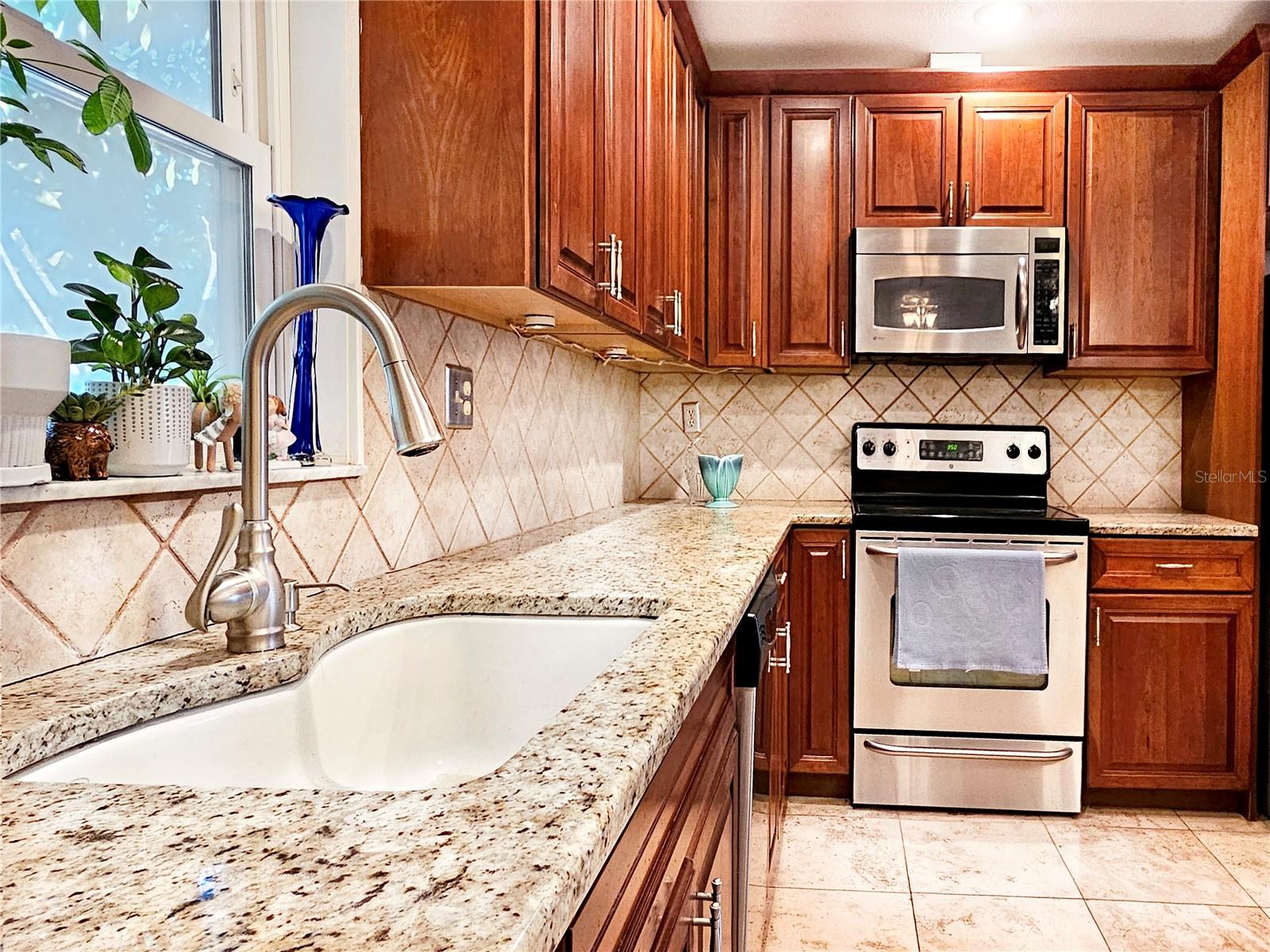 Image 8 of 34 For 655 42nd Avenue N