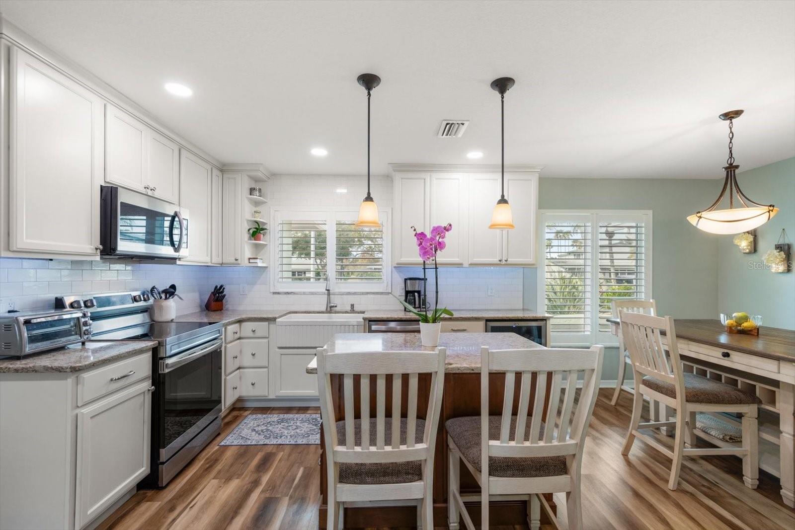 Image 12 of 70 For 7133 Augusta Boulevard