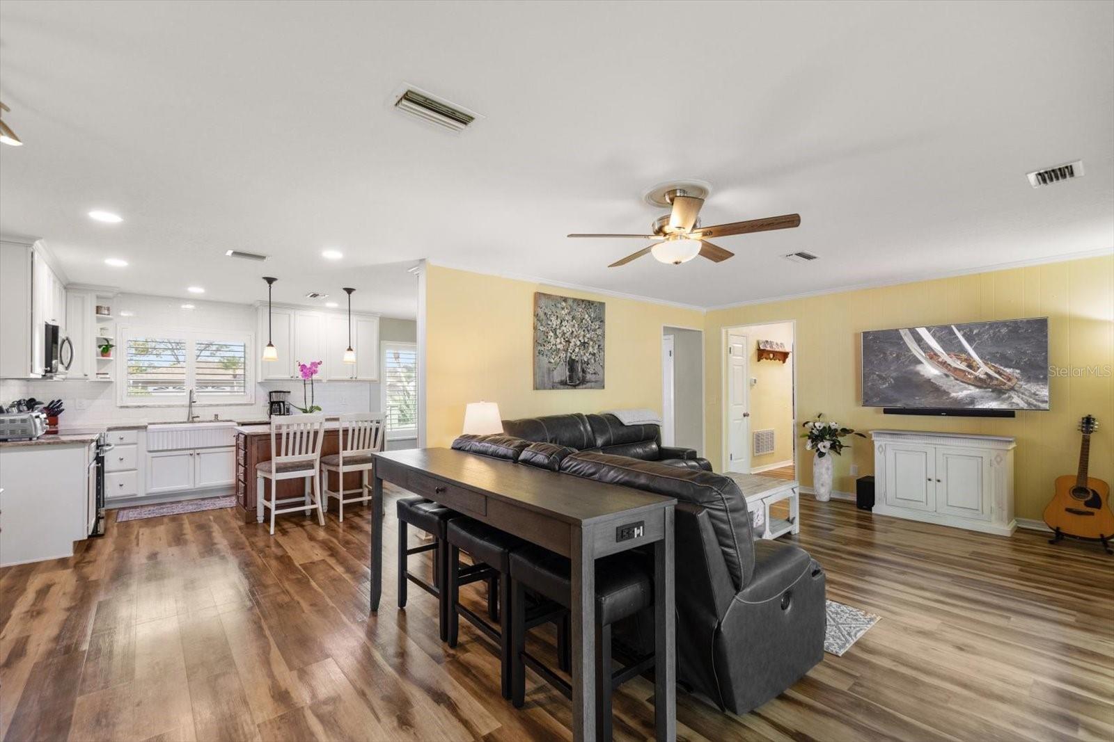 Image 13 of 70 For 7133 Augusta Boulevard