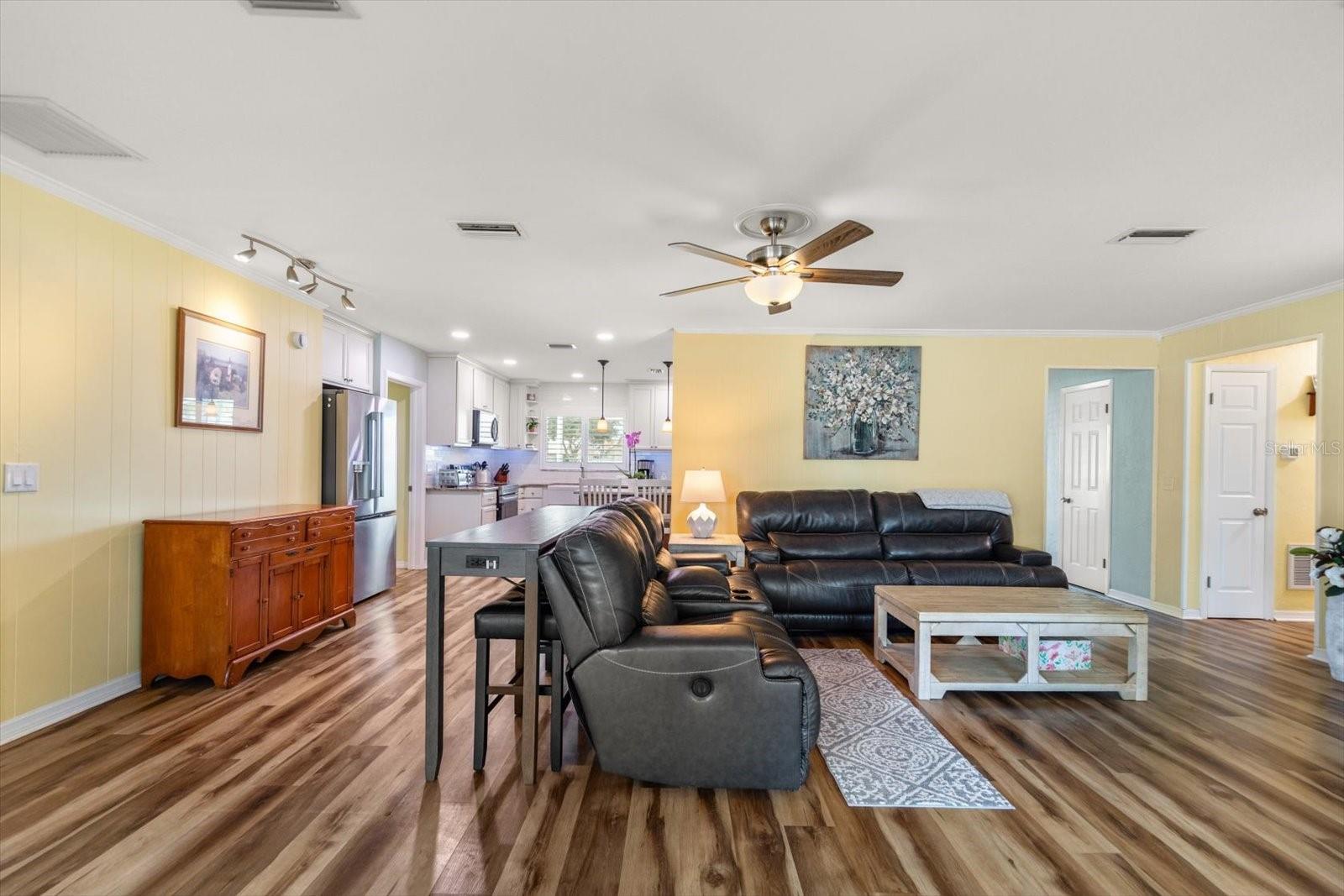 Image 8 of 70 For 7133 Augusta Boulevard