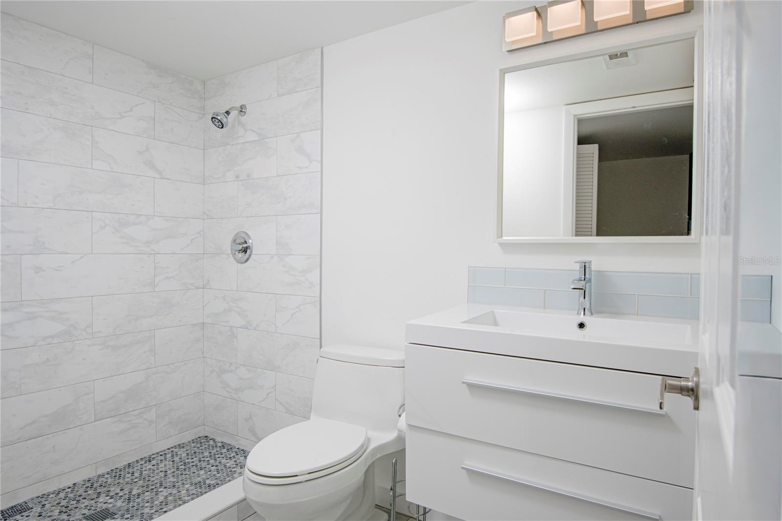 Image 13 of 17 For 1007 Bayshore Boulevard 107