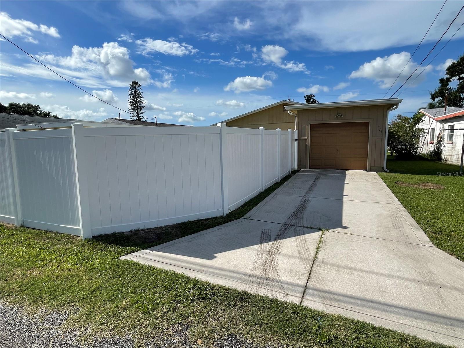 Image 11 of 25 For 734 91st Avenue N