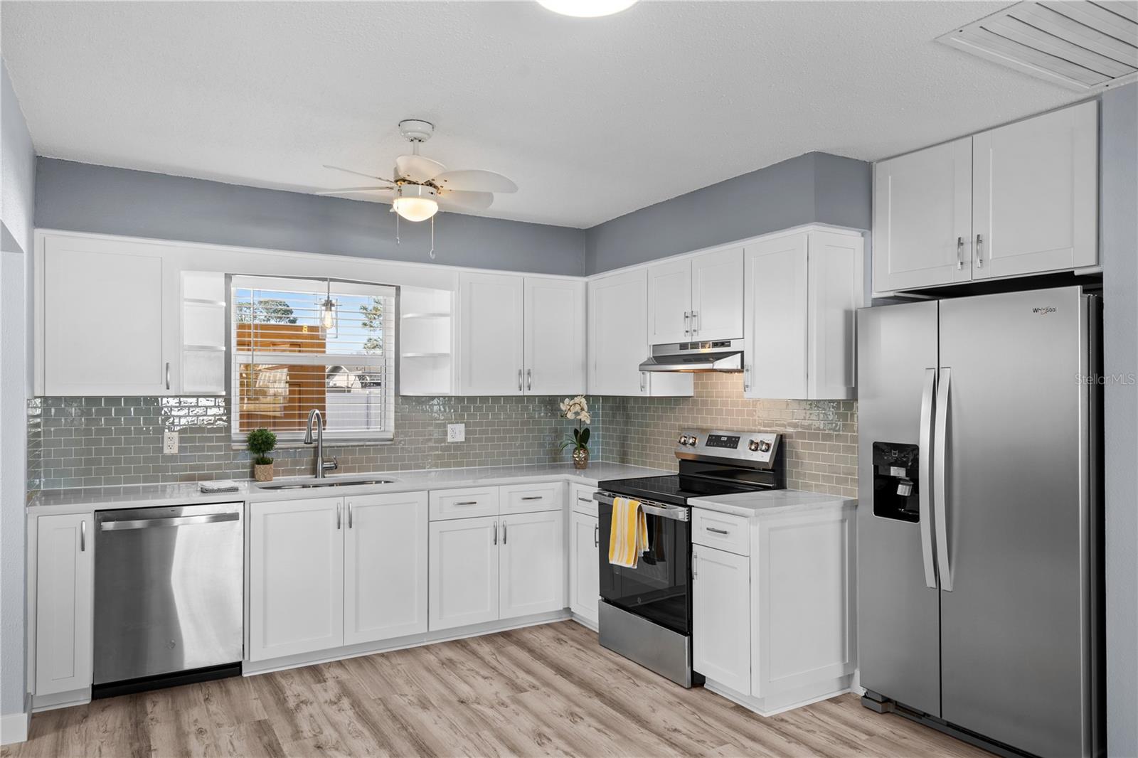 Image 4 of 25 For 734 91st Avenue N