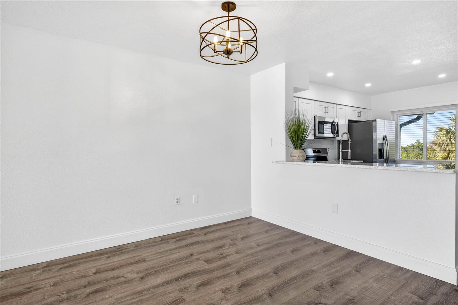 Image 12 of 40 For 1805 Mariner Drive 52