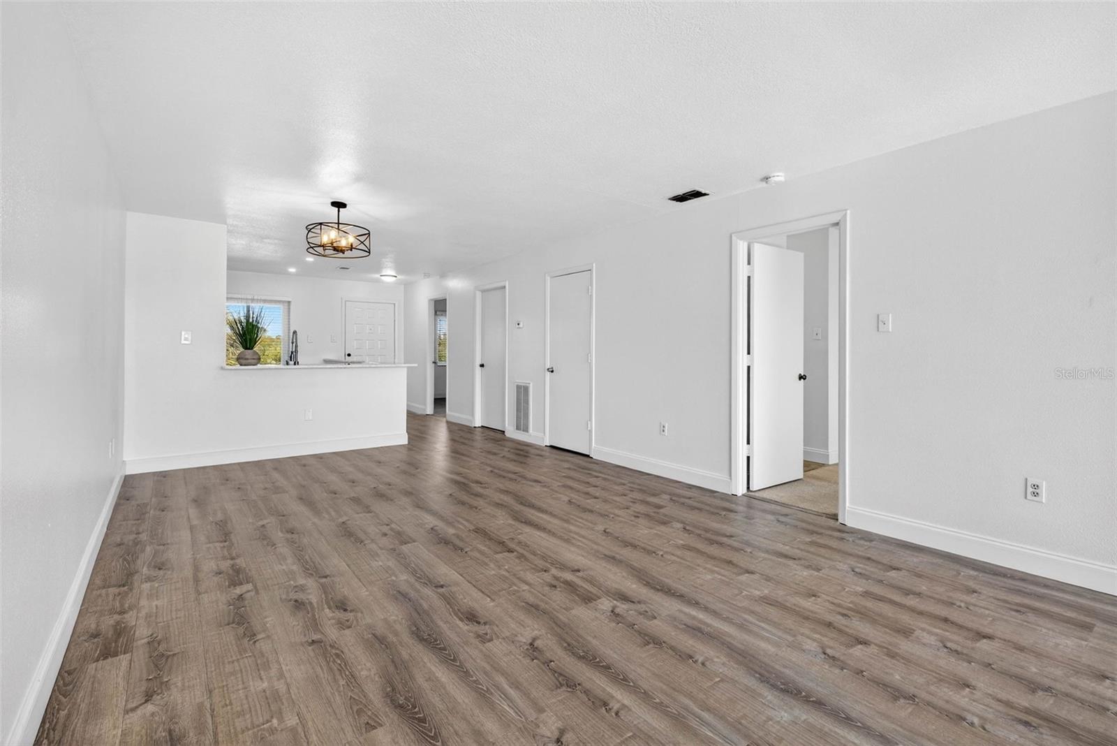 Image 15 of 40 For 1805 Mariner Drive 52