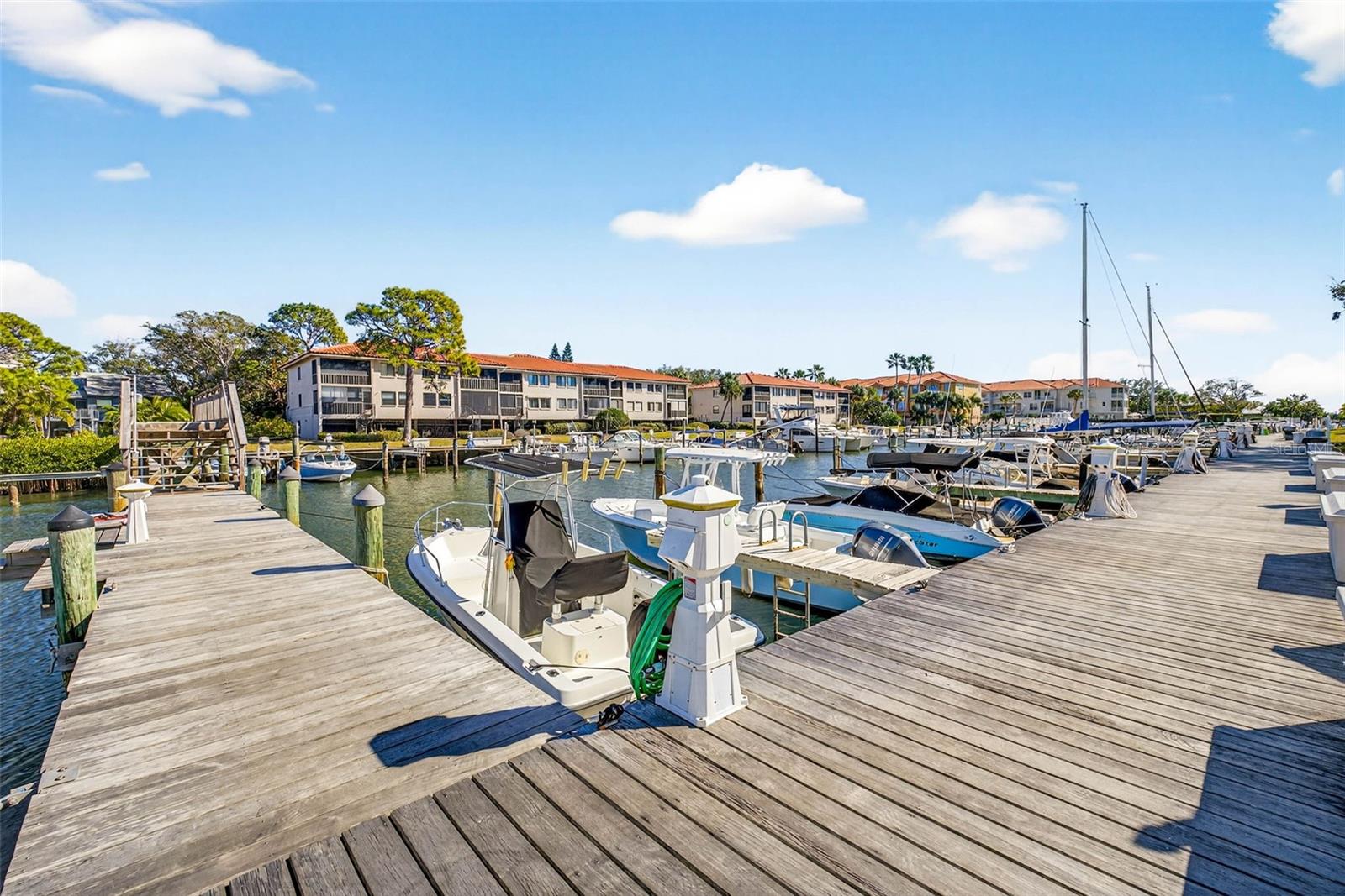 Image 32 of 40 For 1805 Mariner Drive 52