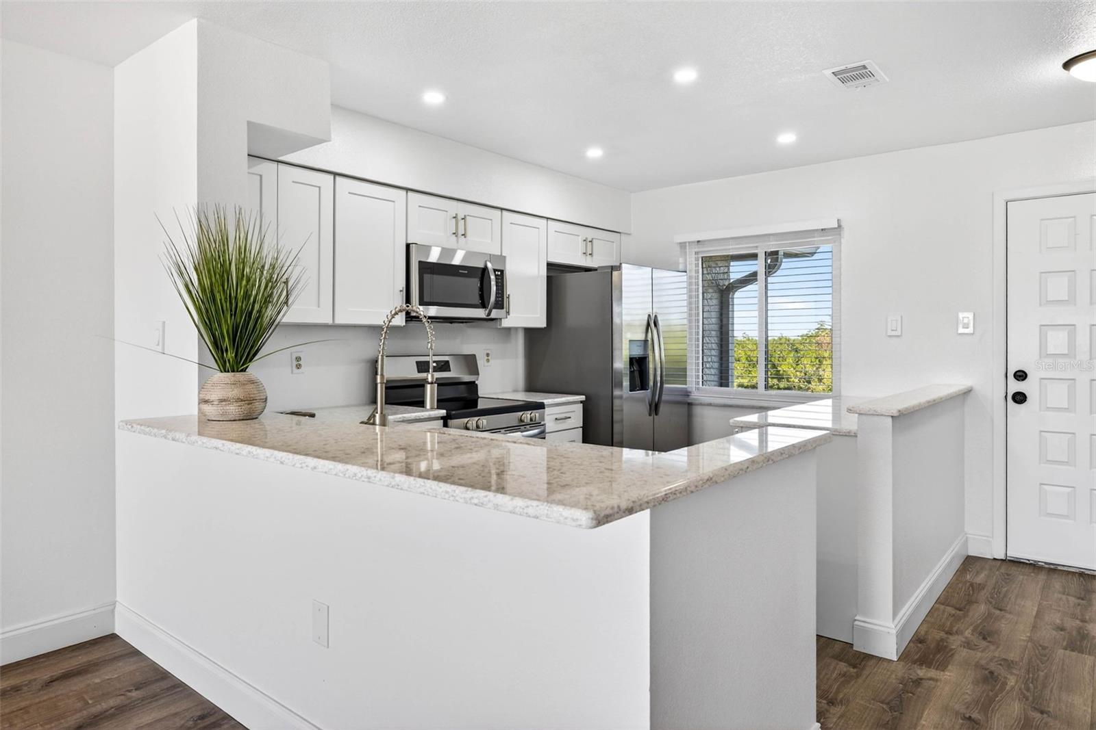 Image 6 of 40 For 1805 Mariner Drive 52