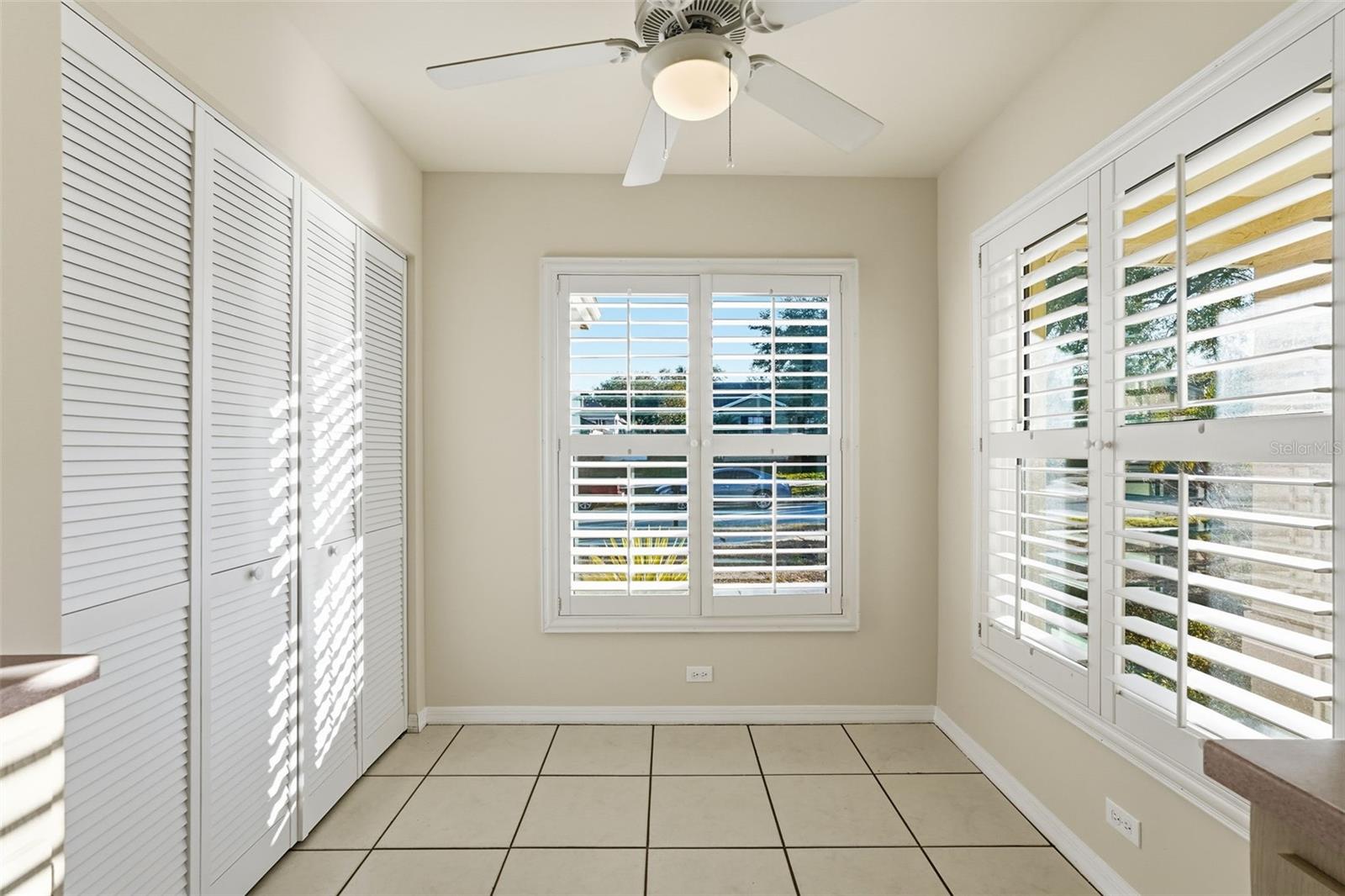 Image 12 of 41 For 939 Sandywood Drive