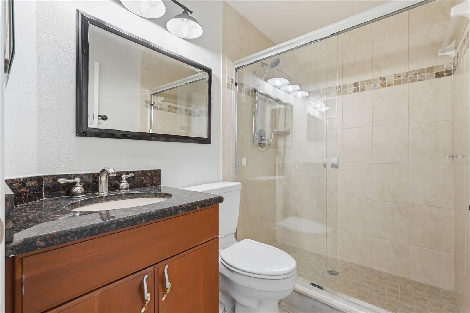 Image 19 of 41 For 939 Sandywood Drive