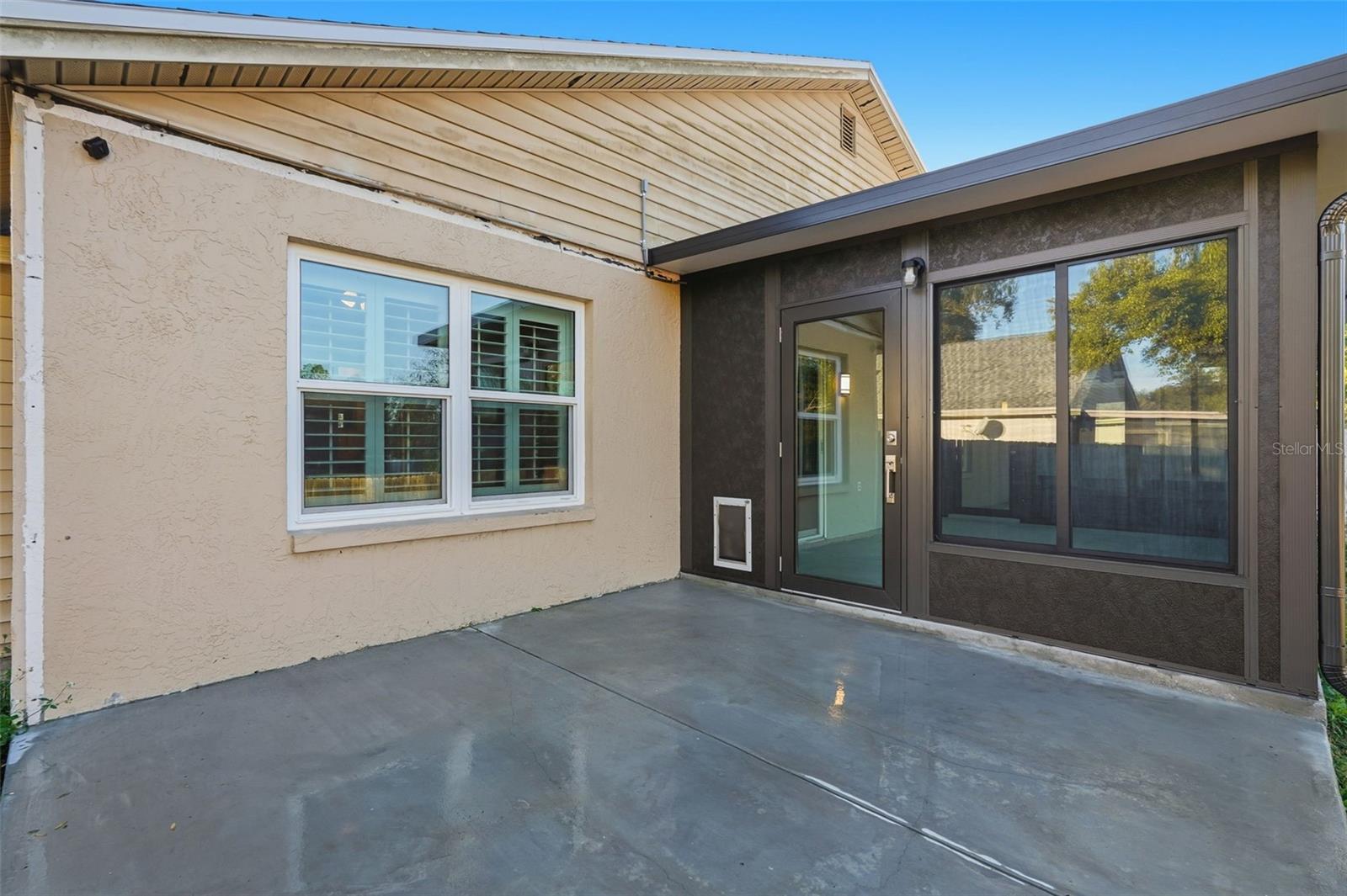 Image 26 of 41 For 939 Sandywood Drive