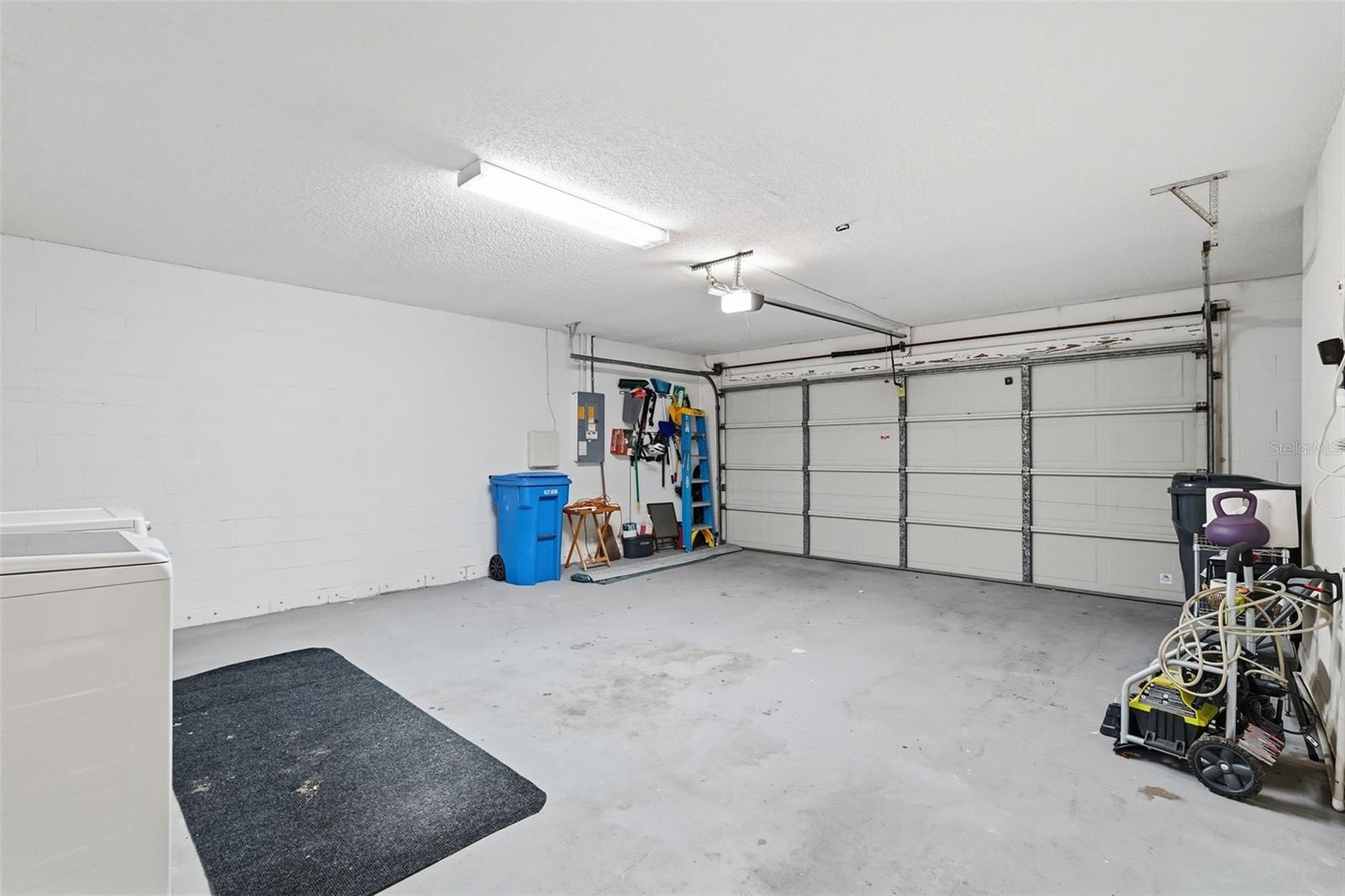 Image 31 of 41 For 939 Sandywood Drive