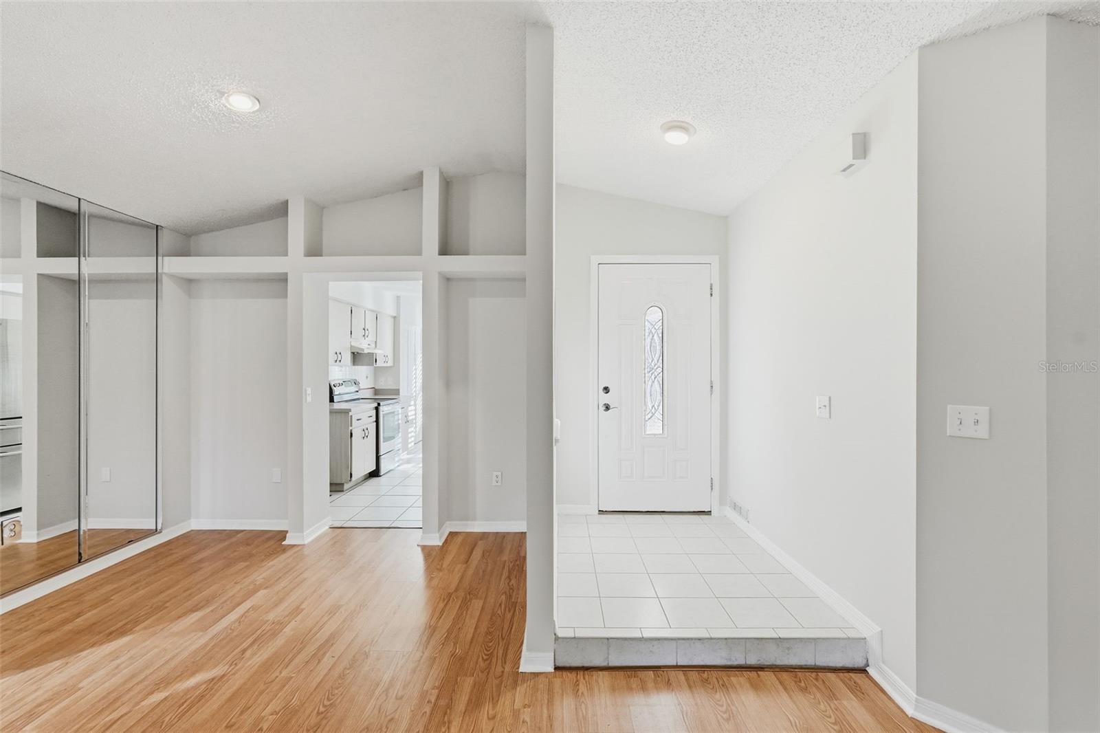 Image 4 of 41 For 939 Sandywood Drive