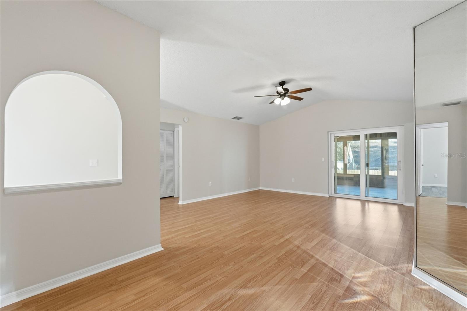 Image 6 of 41 For 939 Sandywood Drive