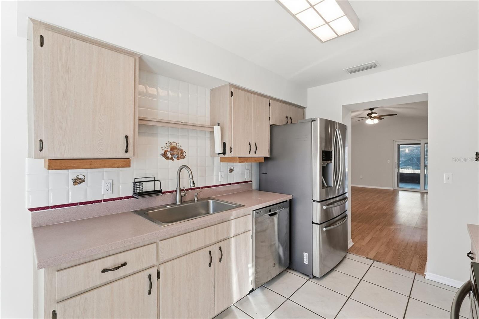 Image 9 of 41 For 939 Sandywood Drive