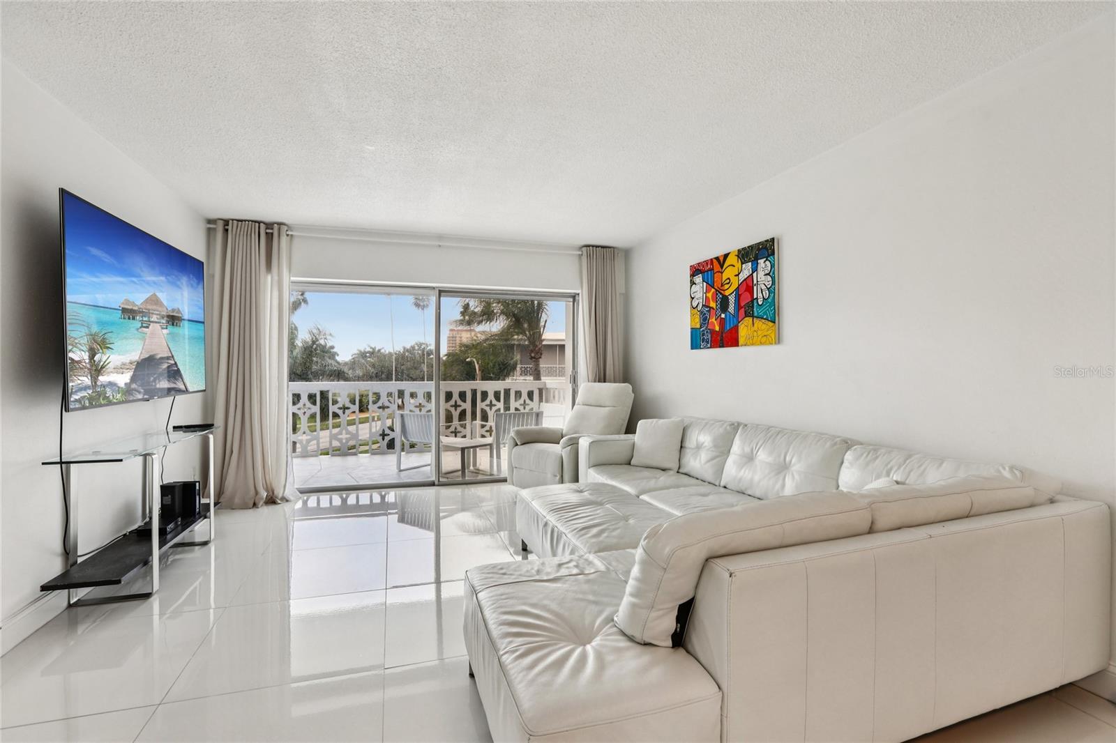 Image 11 of 16 For 1100 Shore Drive Ne 304