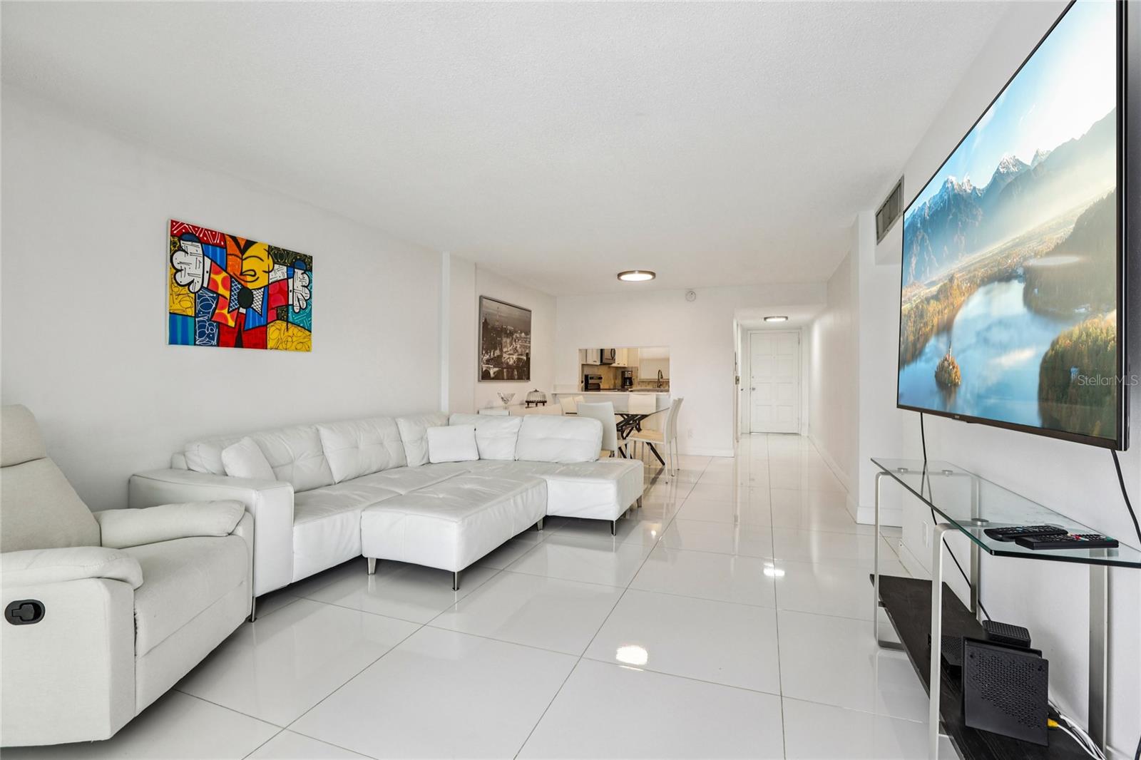 Image 13 of 16 For 1100 Shore Drive Ne 304