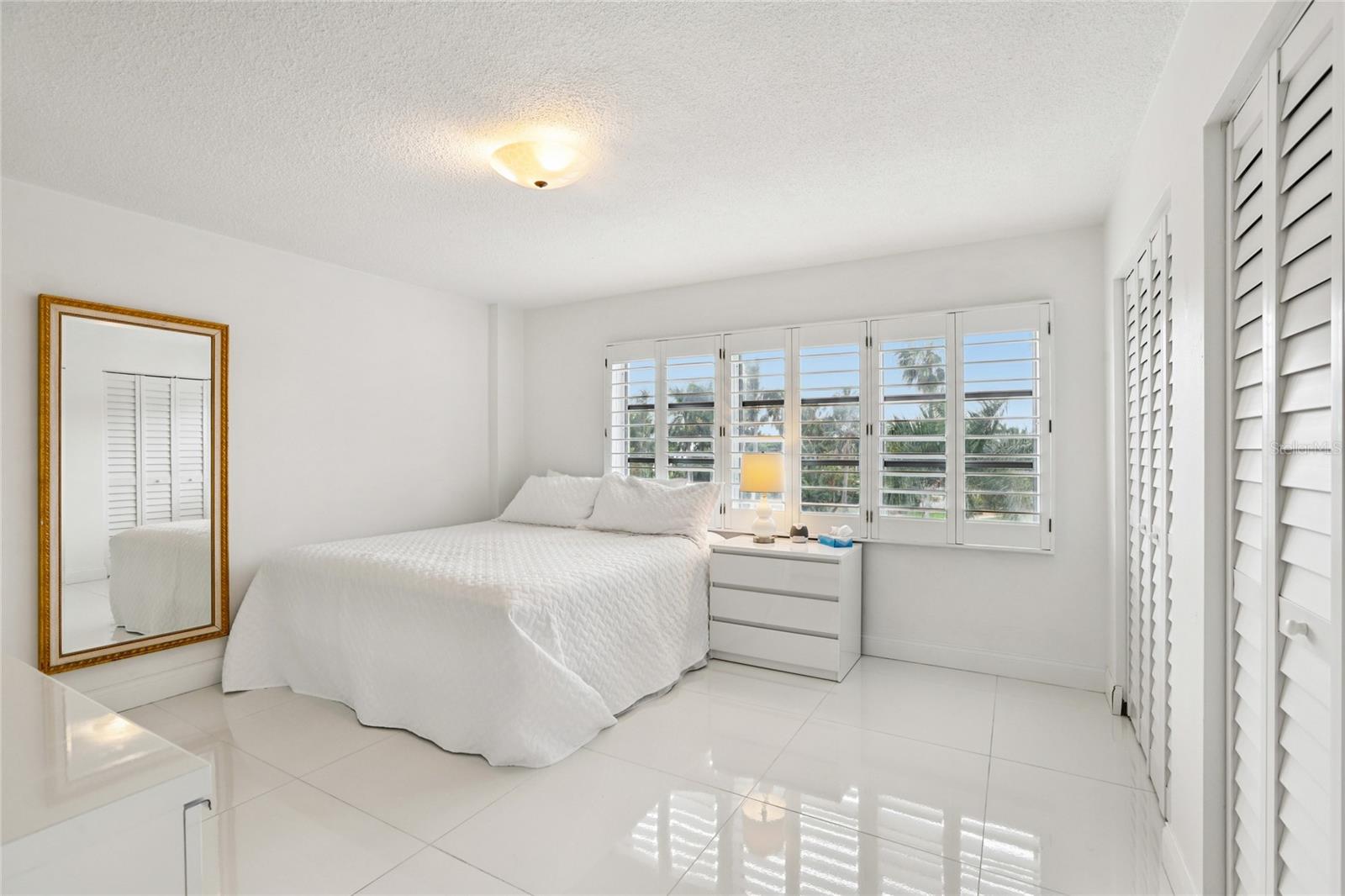 Image 14 of 16 For 1100 Shore Drive Ne 304