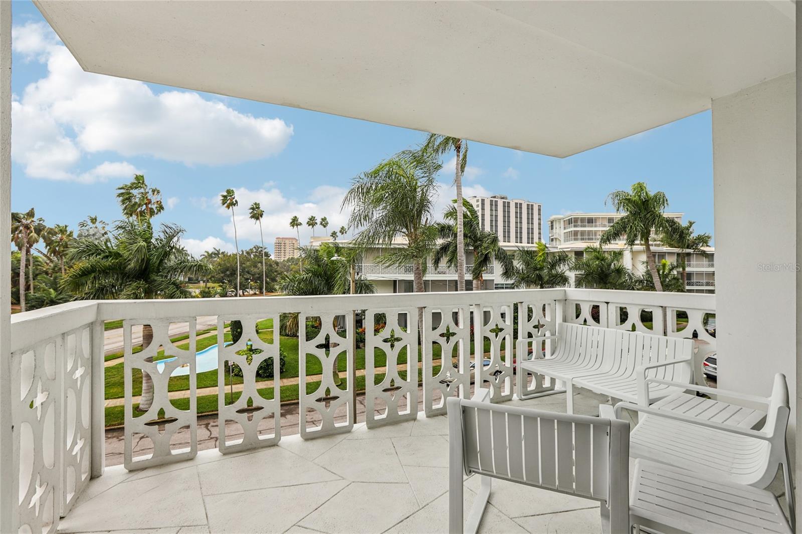 Image 4 of 16 For 1100 Shore Drive Ne 304