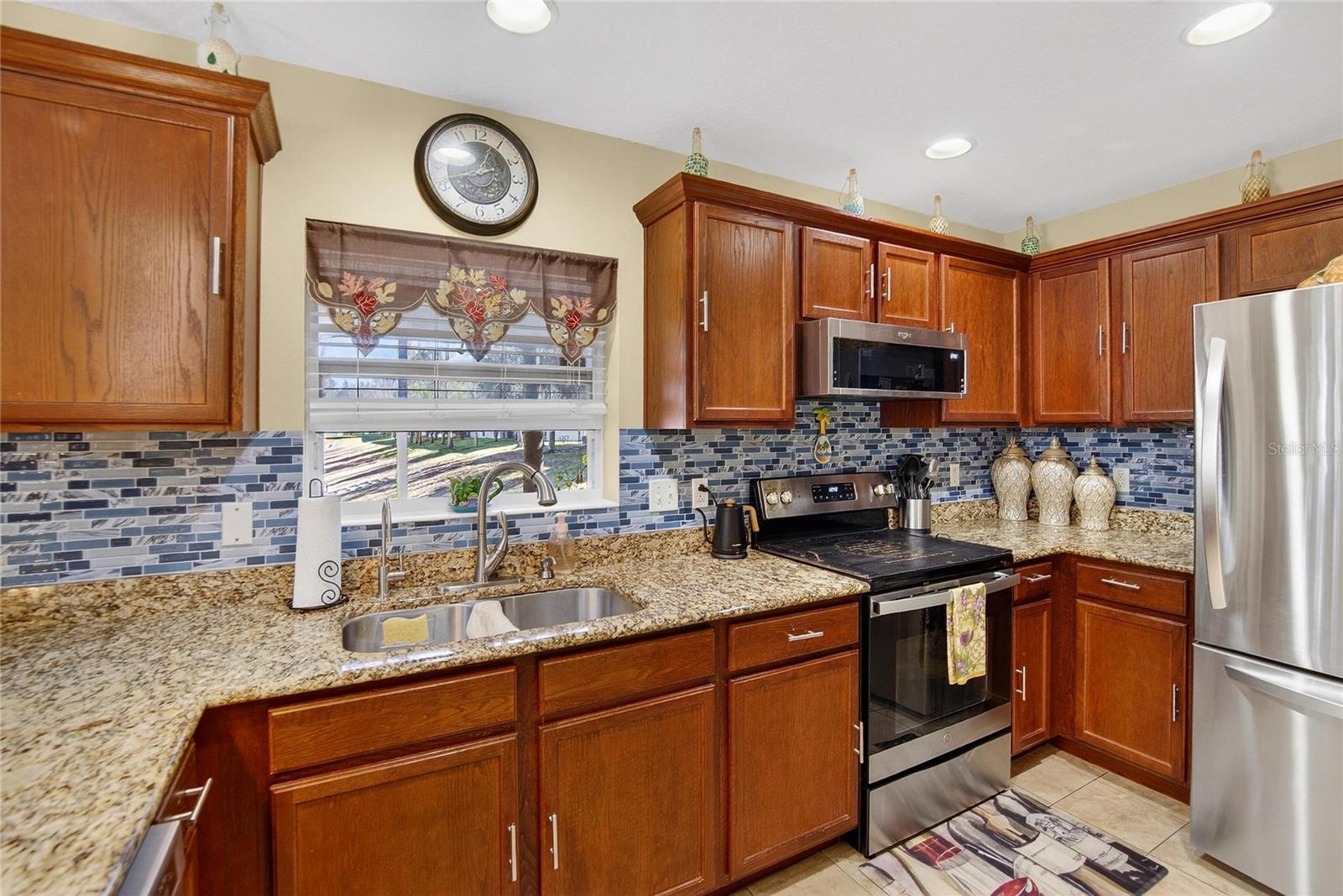 Image 12 of 39 For 209 Sawtooth Drive