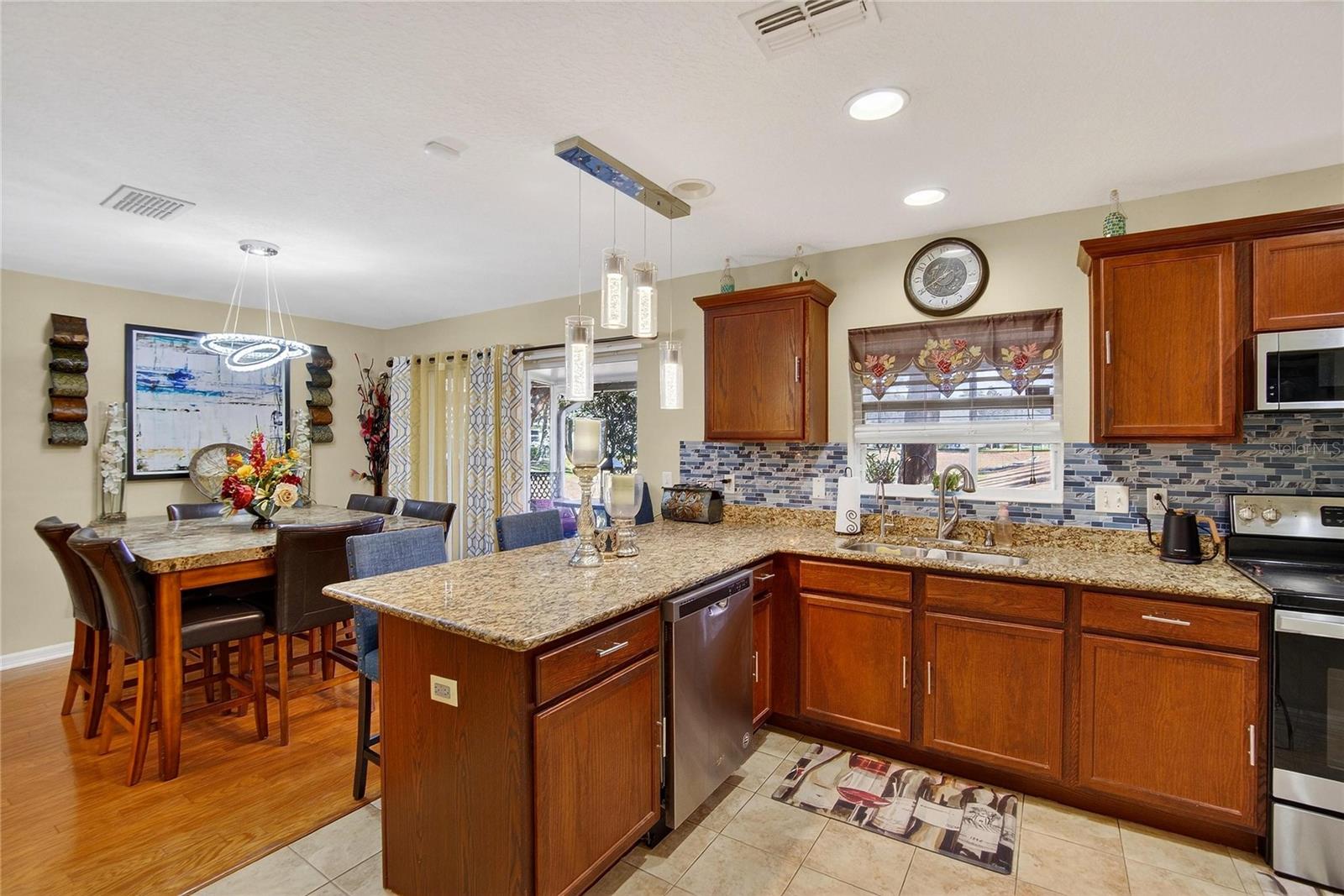 Image 14 of 39 For 209 Sawtooth Drive