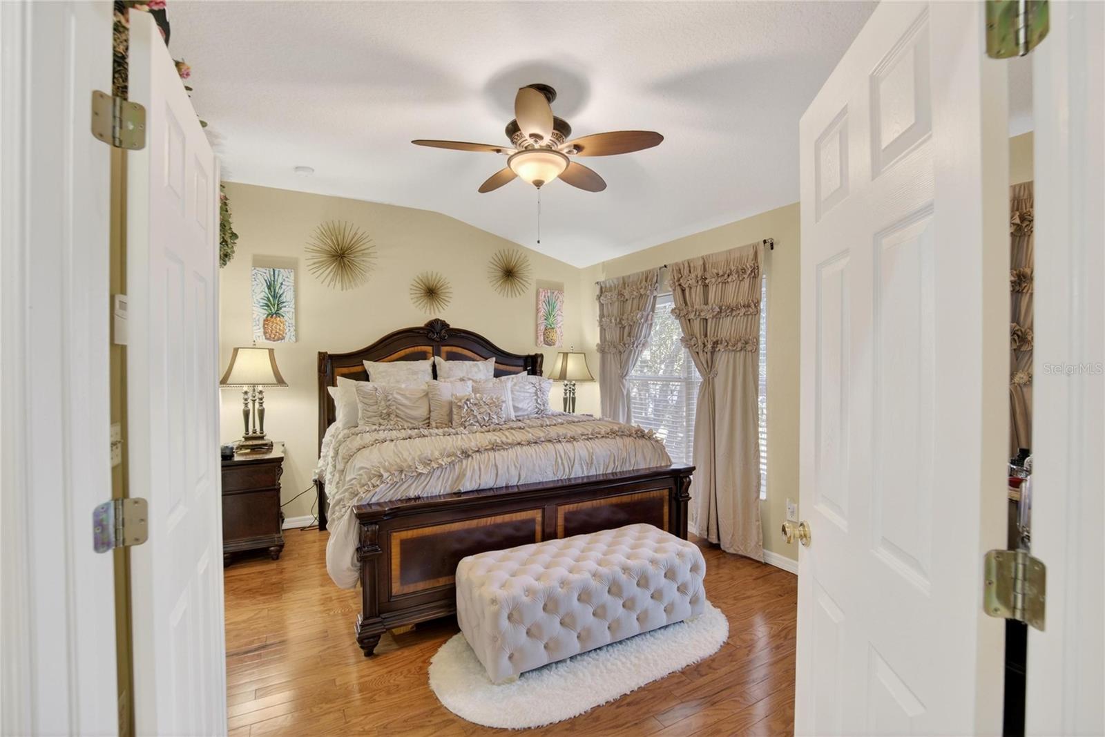 Image 19 of 39 For 209 Sawtooth Drive