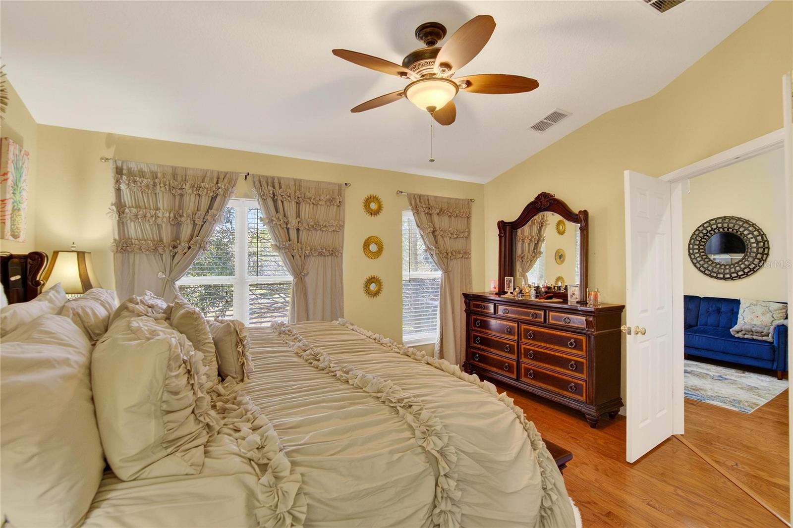 Image 22 of 39 For 209 Sawtooth Drive