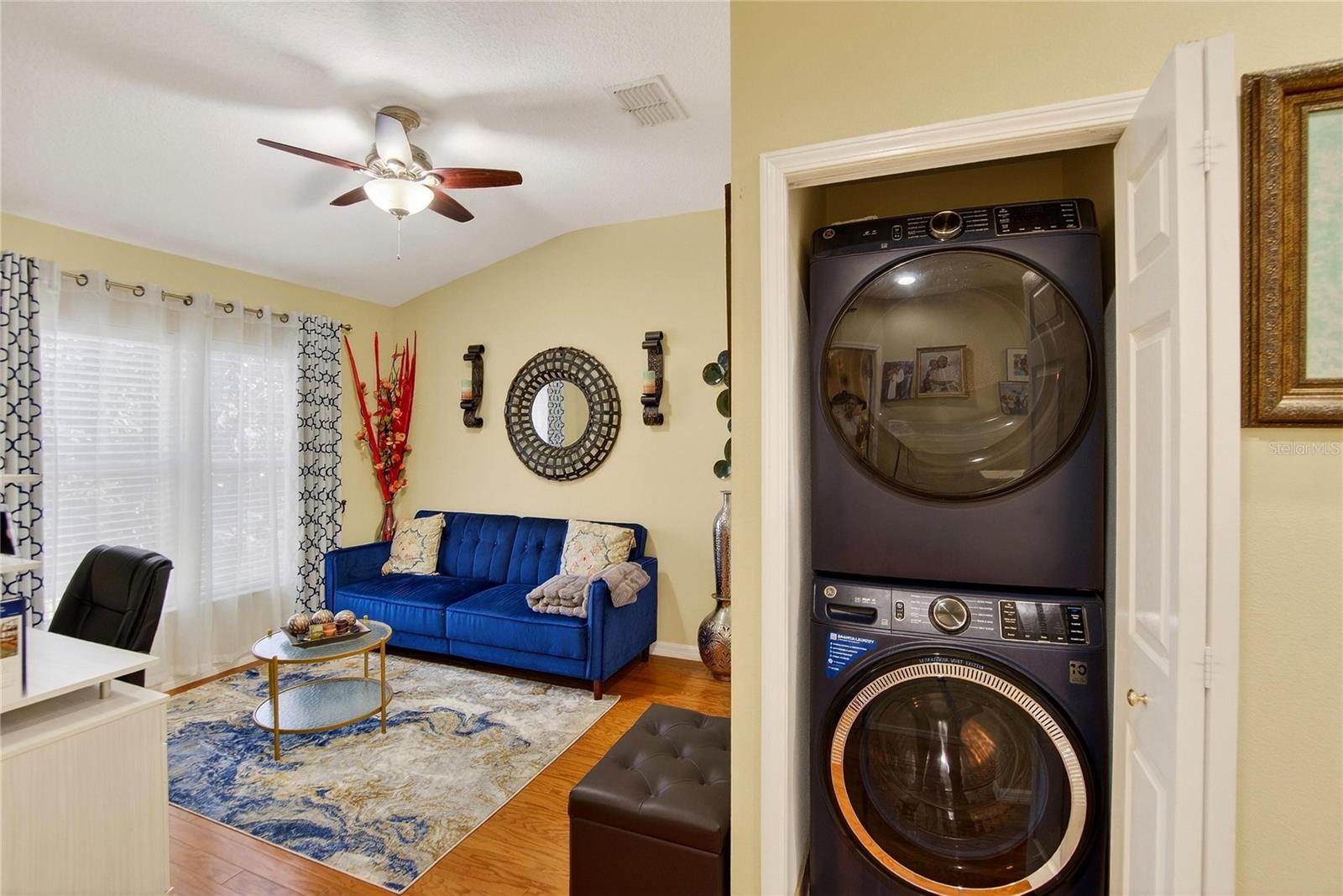 Image 26 of 39 For 209 Sawtooth Drive